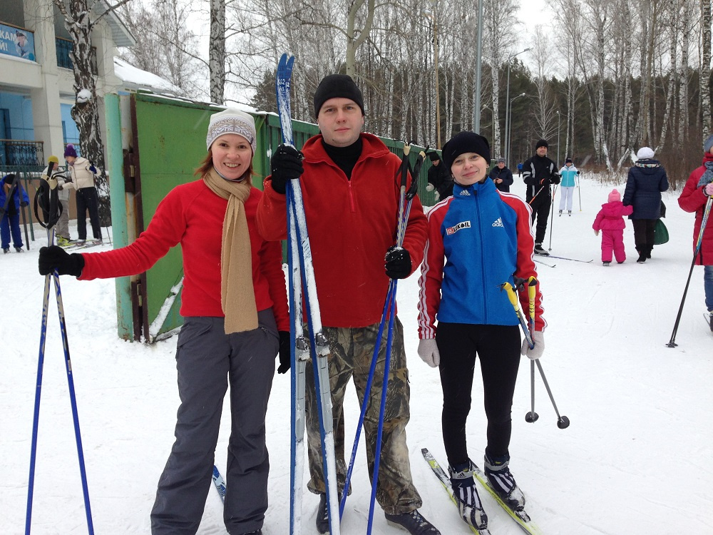 Фото: Тоня, Паша и Ира покатались на лыжах. Парк Затюменский, г. Тюмень