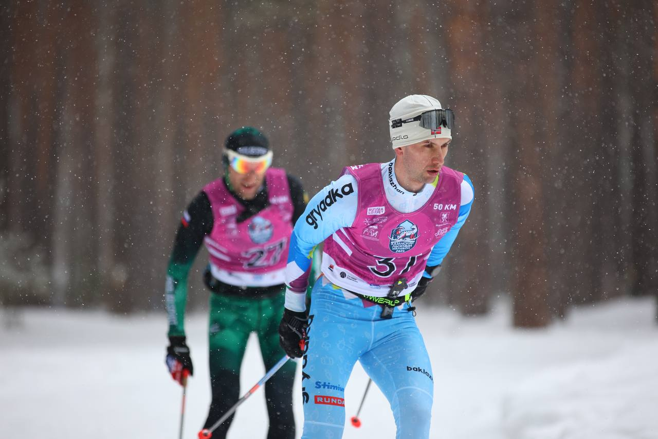 Фото: Саша Баклажан крадется к финишу одного из 4 кругов Казанского марафона